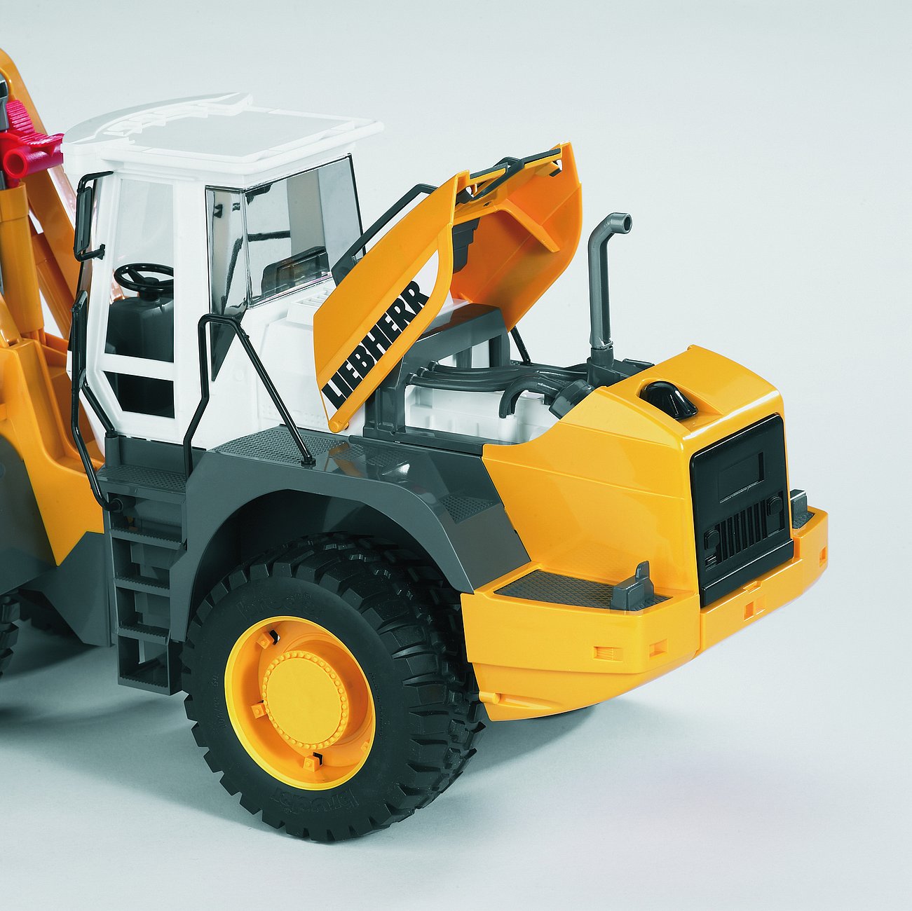 Bruder Liebherr Articulated Road Loader L574-Mountain Baby